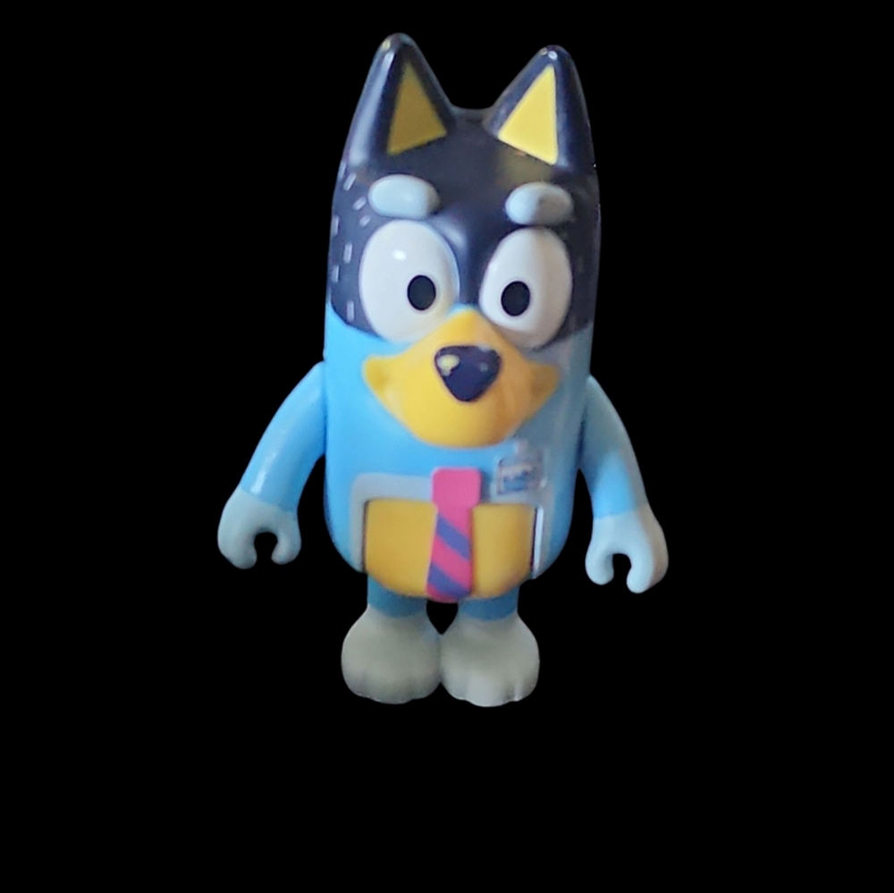 10 Authentic Bluey And Friends Action Figures - Picture 6 of 14